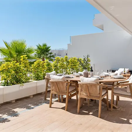 Vivi Homes - Casa Solara - Pool - Gym - Terrace