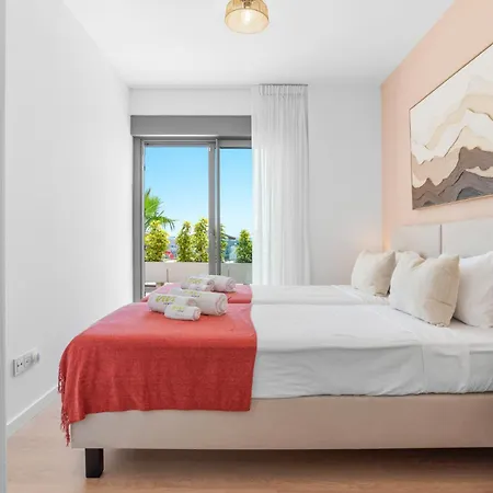 Vivi Homes - Casa Solara - Pool - Gym - Terrace