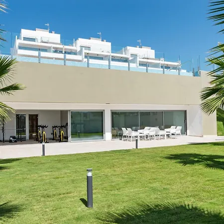 Vivi Homes - Casa Solara - Pool - Gym - Terrace