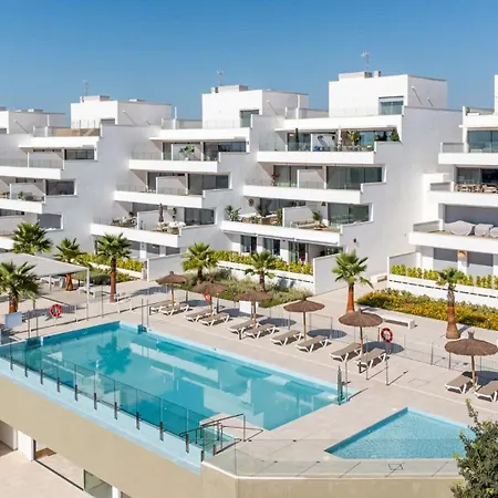 Vivi Homes - Casa Solara - Pool - Gym - Terrace